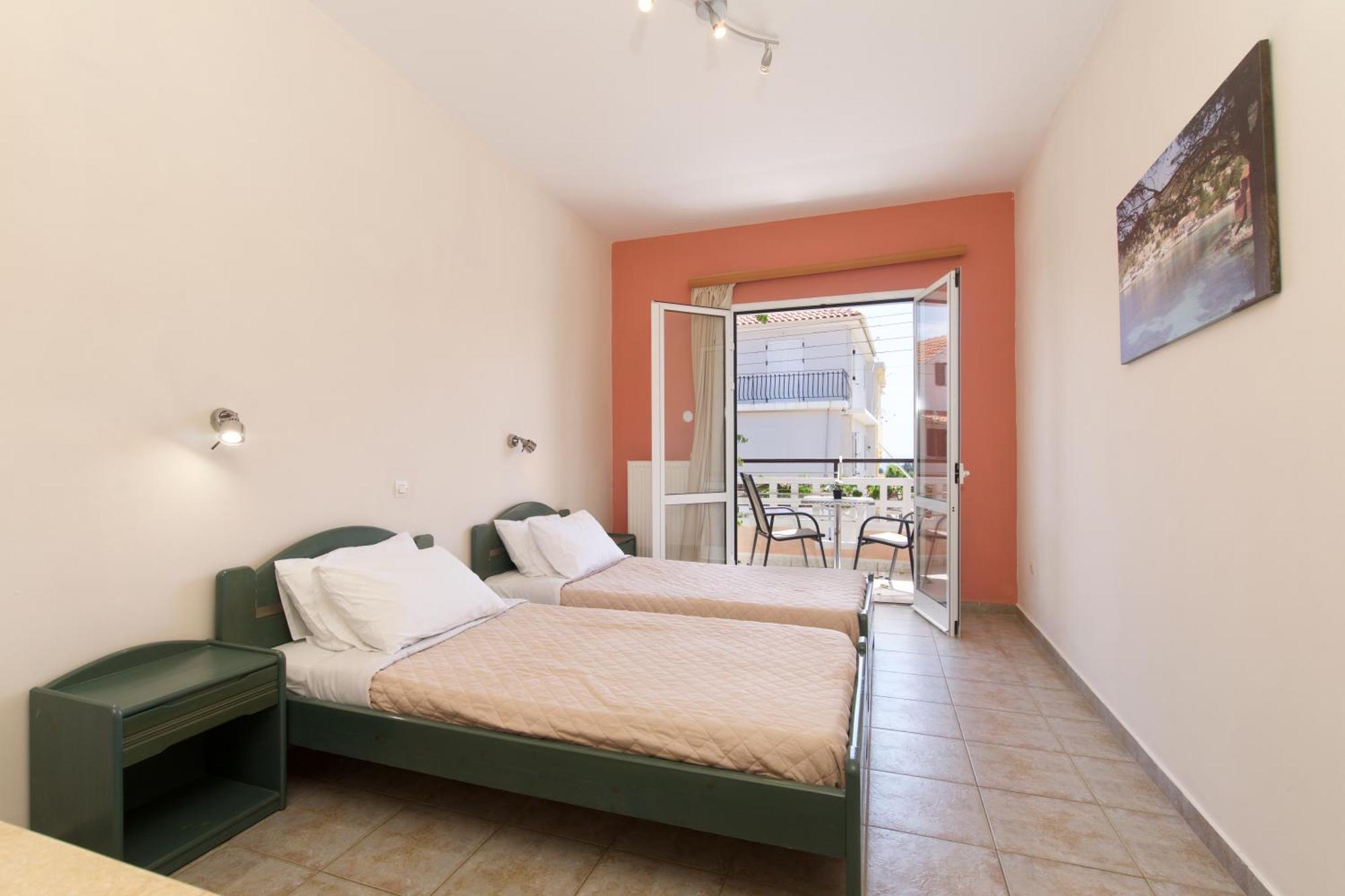 Theodora Studios & Apartments Skala  Екстер'єр фото
