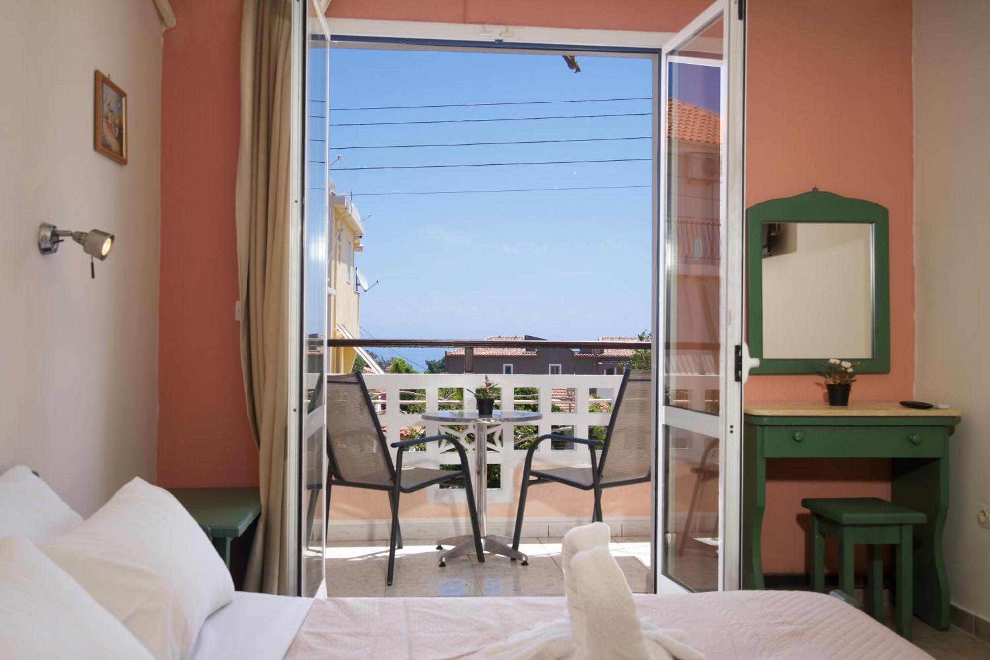 Theodora Studios & Apartments Skala  Екстер'єр фото