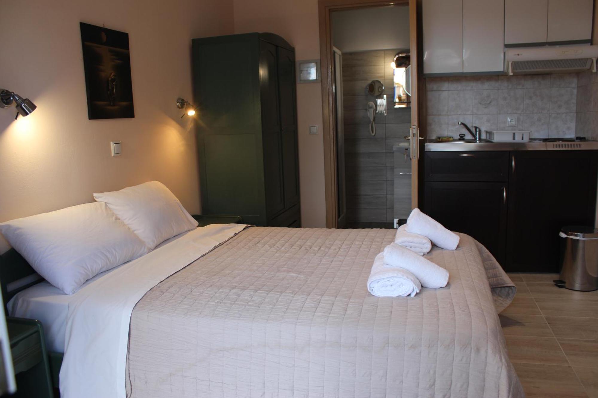 Theodora Studios & Apartments Skala  Екстер'єр фото